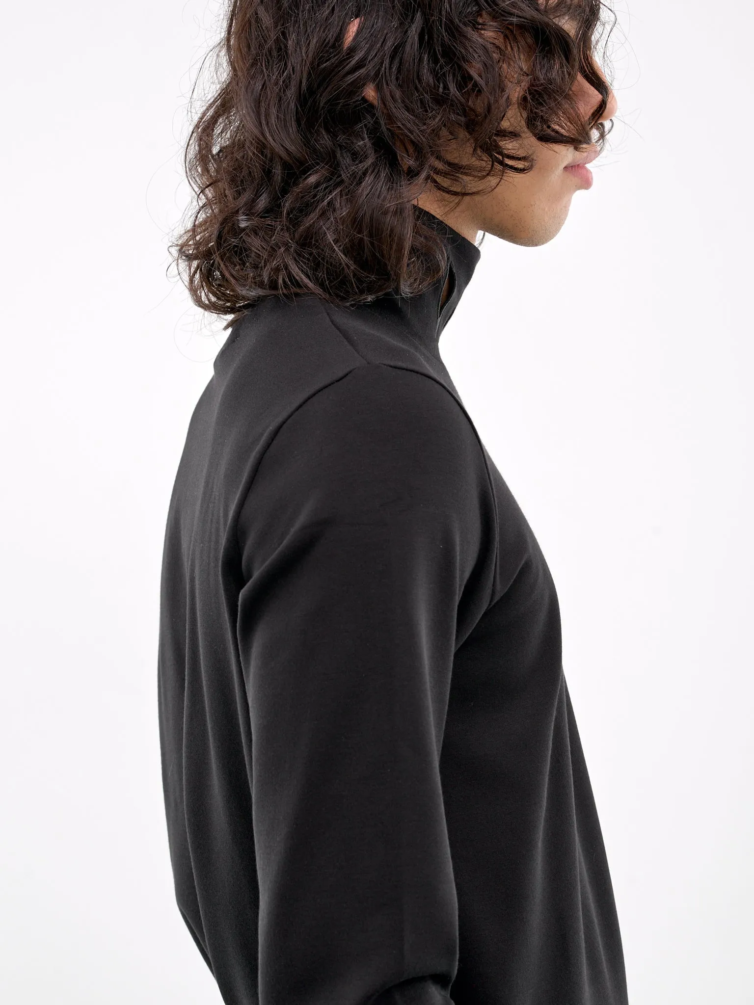 Cut-Out Turtleneck (CS0224-BLACK)