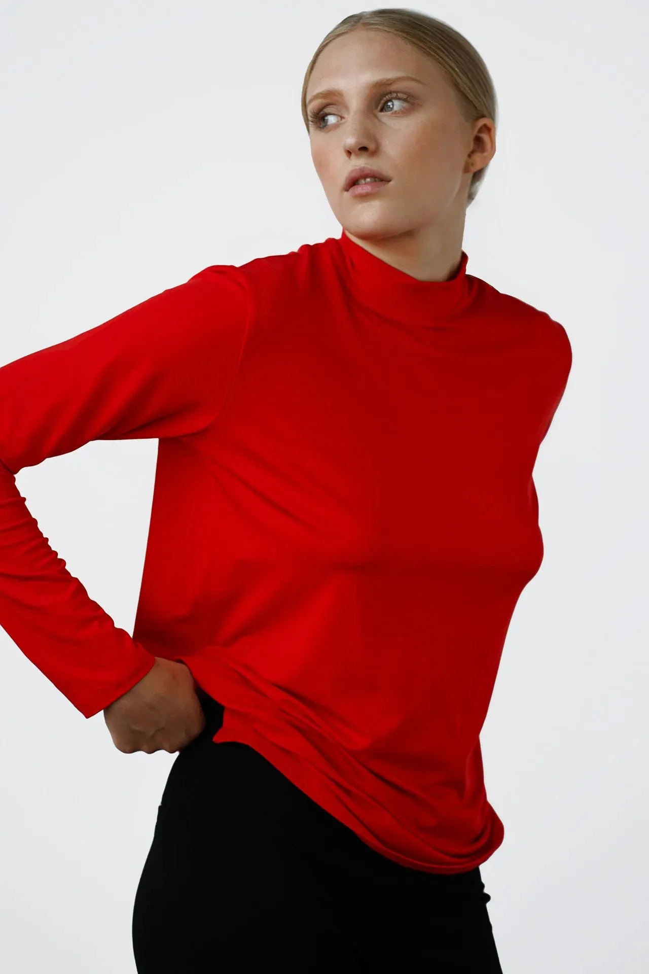 Lewis Turtleneck Scarlet Red