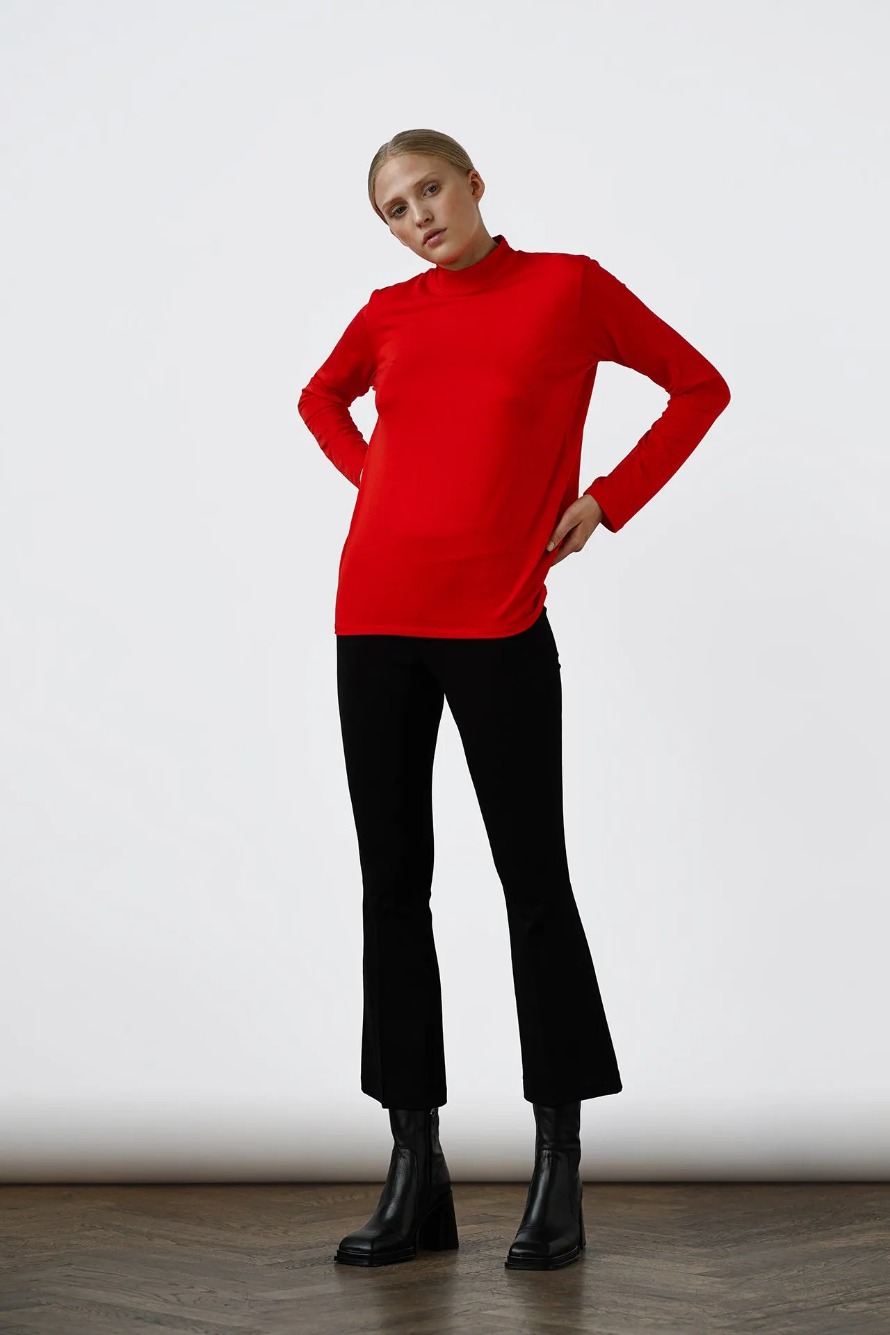 Lewis Turtleneck Scarlet Red