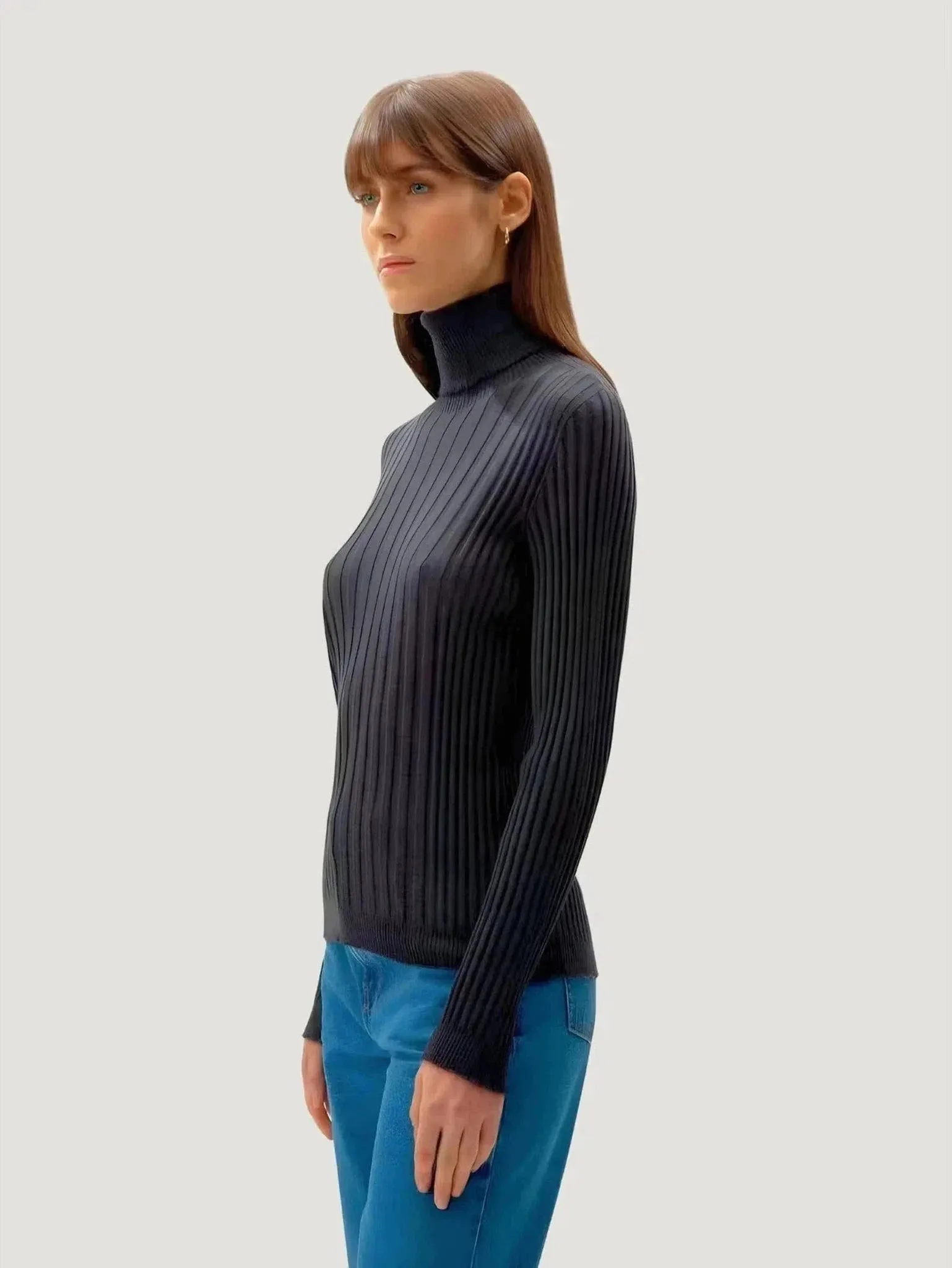 LÉMME Extra Fine Merino Wool Ribbed Turtleneck